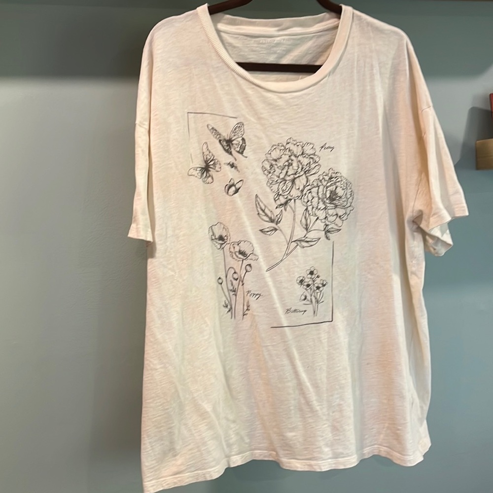 Oversized graphic tee